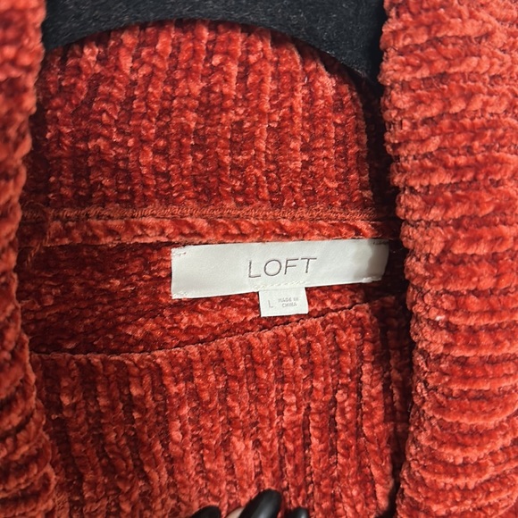 SOLD: Rust-colored Sweater 🍁 - Picture 7 of 7